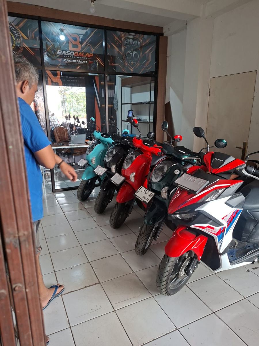 Garasi Kasokandel dengan Honda Scoopy